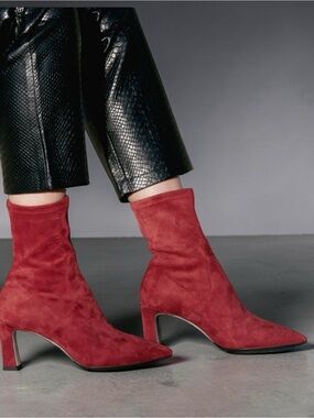 Scarlett Chase Portia 75 Stretch Booties Red Suede Womens Size 6 Made in Italy